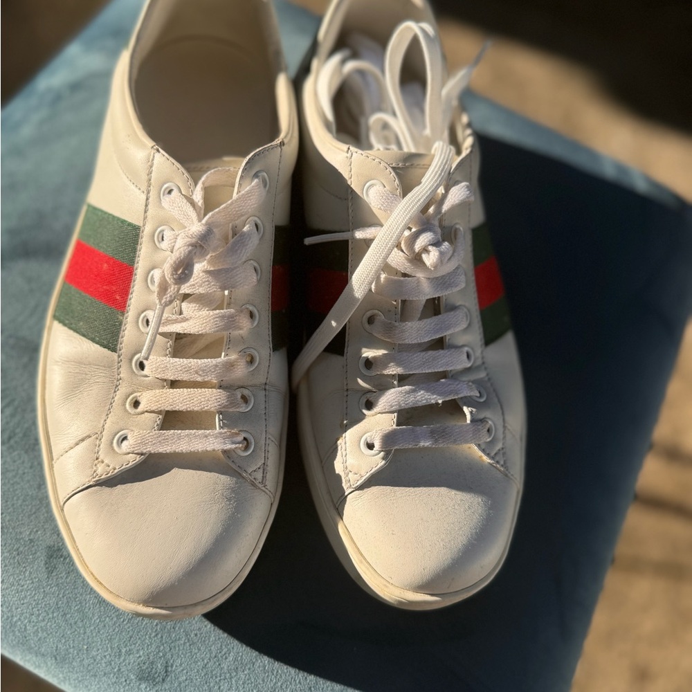 White authentic gucci sneakers. - Picture 4 of 8